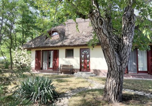 nadas-tanya-jardin-maison Nadas tanya maison typique hongroise orgovány